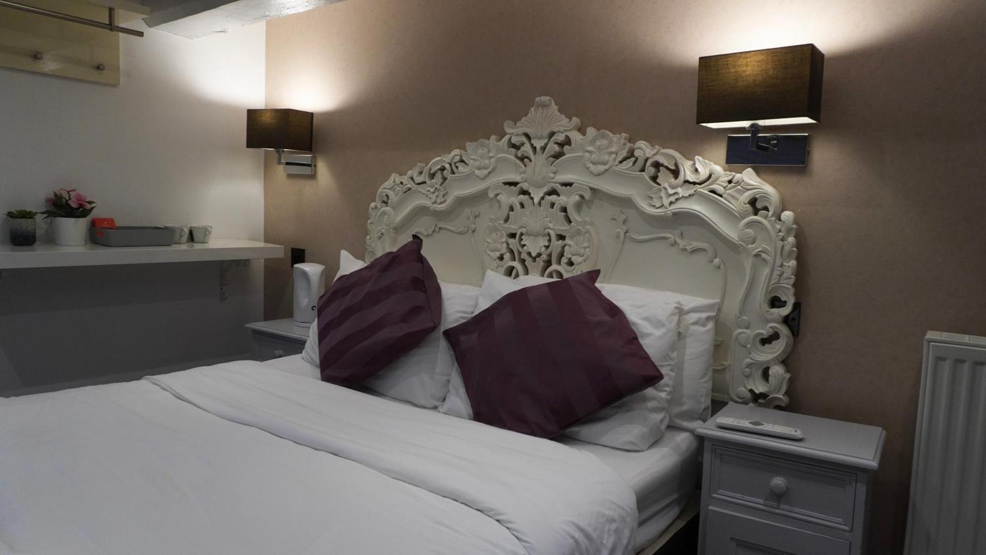 The Bell Shifnal Hotel Eksteriør billede