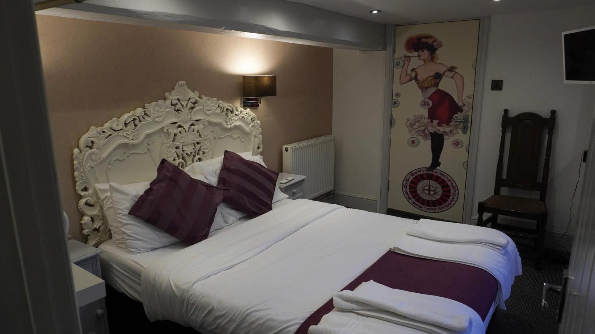 The Bell Shifnal Hotel Eksteriør billede