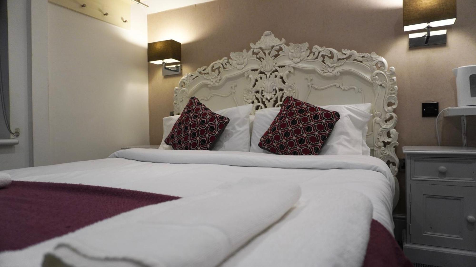 The Bell Shifnal Hotel Eksteriør billede